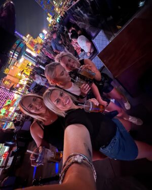 Laura McGoldrick Instagram - Las Vegas 💥 work hard, play hard : play edition.