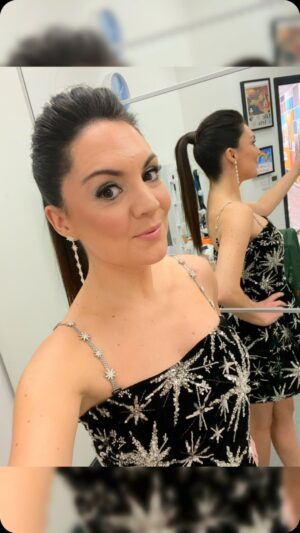Laura Tobin Instagram - ✨ Oh what a night @broadcastnow_mbi awards

Keep watching for the hair flick 💁🏻‍♀️

Out out on a school night with team @gmb We don’t win but @itv won channel of the year 🤩

Styling @debbiedresses 
👗 @nadinemerabi hired from @hurr 
💄 @katherinekelsingmakeup 
💇🏻‍♀️ @christinabhair