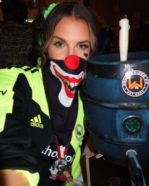 Laura Wontorra Instagram - So this is 36 🥳 Dear Family & Friends you made it a special one ❤️ @wontorriors x effzeh 🖤🧡👐