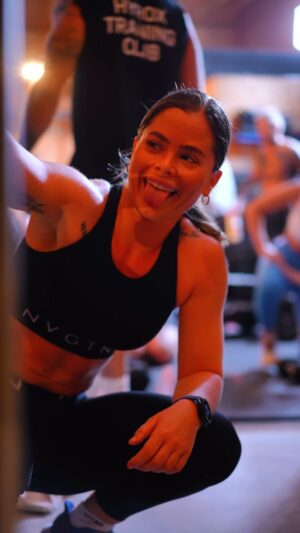 Laurie Doucet Instagram - « If it doesn’t challenge you, it won’t change you. »  READ IT AGAIN 🫵🏼

Montage vidéo @bolt_prod 
Gym @xtraining.wendake 
Club @hyroxqc