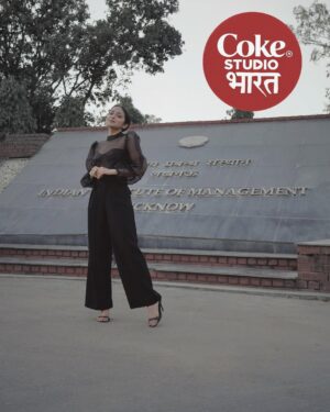 Lavanya Srivastava Instagram - Music lovers, we’ve got something exciting for you! Stay tuned for more deets coming super soon! ❤️👀🎼🎤🎸
@cokestudiobharat @cocacola_india
#ApnaSunao #CokeStudioBharat @iimlucknow_official 

#EscapeTheOrdinary #DawnOfDistruption #IIMLucknow #ManfestVarchasva #ad #collab