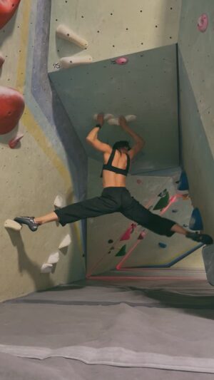 Leah Lewis Instagram - Get up off that wall n change ya life 🪽