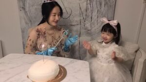Lee Jung-hyun Instagram - 🎂💓