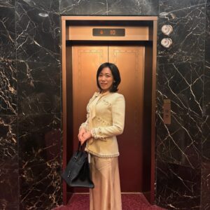Lee Mi-do Instagram - 설 명절을 시작으로 
두 번의 칠순 
감자의 유치원 졸업
중간중간 촬영
초등 입학준비
이사 준비 
2월이 끝나간다.. 

#붙드러매정신!!