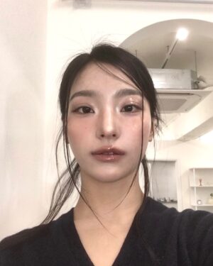 Lee Sae-rom Instagram - 😬월😬일