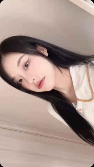 Lee Yoo-jin Instagram - 🎀 잠옷입구 ꒰ᐡෆɞ̴̶̷ ·̮ ɞ̴̶̷ෆᐡ꒱💓
날이 풀려서 기분이 조아효..☺️