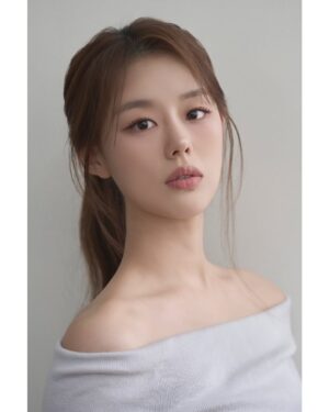 Lee Yoo-jin Instagram - ᡣ˶ᵔ ᵕ ᵔ˶𐭩 ♡ ✨