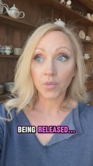 Leigh-Allyn Baker Instagram - What do you think…

#epsteinisland #epsteinlist #truth