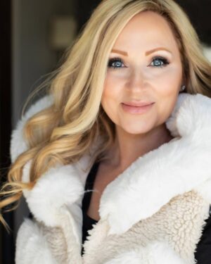 Leigh-Allyn Baker Instagram - Several months back I had the awesome privilege of photographing my dear friend Leigh-Allyn Baker’s headshots and book promo photos! 
The camera loves her and seriously those blue eyes!!!
Her amazing children’s book “One Small Little Voice” is available now at BraveBooks.com @bravebooks.us @l_a_baker_13 @digismilesphotography