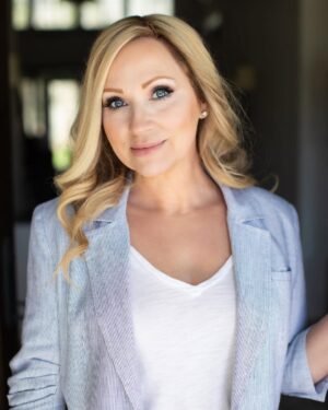 Leigh-Allyn Baker Instagram - Several months back I had the awesome privilege of photographing my dear friend Leigh-Allyn Baker’s headshots and book promo photos! 
The camera loves her and seriously those blue eyes!!!
Her amazing children’s book “One Small Little Voice” is available now at BraveBooks.com @bravebooks.us @l_a_baker_13 @digismilesphotography