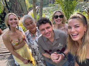 Leslie Bibb Instagram - club 🪷...
episode three, week three #bts
@thewhitelotus @streamonmax @hbo 
enjoy bbs 
🤍