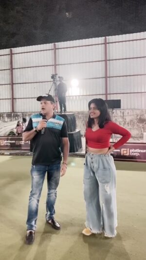 Leslie Tripathy Instagram - #leslietripathy #BollywoodActress #IndianAnchor #GlamourQueen #globalsuperstar #redcarpethost #bollywooddreams #hollywooddreams #iplhost #crickethost #cricketanchor #bestindiananchor #bestindianactress