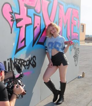 Lily Brooks O'Briant Instagram - ‘Fix Me’ music video OUT MARCH 13th 🛠️🖤 
are you ready?! #fixme