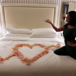 Lindsay Price Instagram - I love doing love with you @curtisstone. Happy Valentines Day ♥️