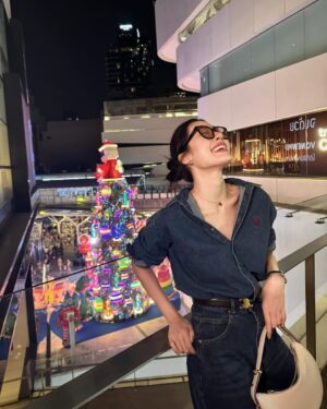 LingLing Sirilak Kwong Instagram - About last night 💖🎄🎁🍣