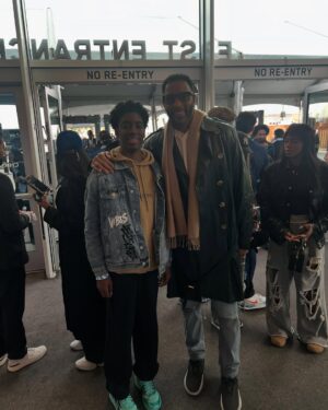 Lisa Leslie Instagram - Meeting your favorite players…Priceless❤️ Thanks to all my friends for showing MJ love and talking to him!  All-Star Weekend✨✨✨ @theofficialai3 @mrvincecarter15 #TheMatrix (Sean Marion) @damianlillard 🙏🏾🙏🏾🙏🏾🙏🏾