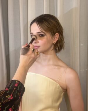 Lisa Vicari Instagram - Last Night at the @BAFTA x @vanityfair x @EE Rising Star Party 🪐

#EERisingStar
#EEBAFTAs

Partners:
@fourseasons
@donjuliotequila

Thank you for the beautiful stay @artotellondonbattersea @artotel
#artotel #myartotel (AD)

Red Carpet Photos by Joanne Davidson, on behalf of EE