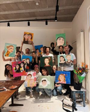 Lize Feryn Instagram - Een surprise bday schilder cursus 🥹 een tikkel bezorgd over het beeld dat mijn lief van mij heeft, maar voor de rest heel gelukkig ♥️