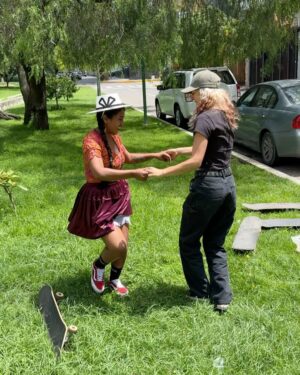 Lizzie Armanto Instagram - @lizziearmanto went down to Cochabamba, Bolivia to spend time with the @ImillaSkate crew, an indigenous skate collective redefining tradition. Wearing polleras and sombreros vallunos, they bring pride, style, and culture to the skate scene. More to come this month from this exciting project!

Photos by: @lapir0
