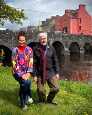 Lizzy Hoo Instagram - Asian is done. I’m Irish now. Happy st pats day ☘️ last year I was very lucky and got to go to Ireland to trace my mum’s family heritage in Ennistymon, Clare. Mum’s family name Connole means a lot in this town. You can watch on SBS OnDemand - Origin Odyssey with Shaun Micaleff 💚