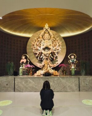 Lotus Wang Instagram - 每次回到佛光山佛陀紀念館都充滿感動🙏
每一次都有意想不到的驚喜🎉
很榮幸(法華經美術展故宮國寶)最後一天我還能趕得上☺️
更難能可貴還可以看到《龍藏經》☺️🙏
覺得自己很有福報🙏
百萬心經入法身🙏
寫了一篇心經🙏
感恩法師們🙏
昨晚住在大佛座下滿滿的幸福🥰
謝謝佛菩薩的疼愛😍
一切都是最好的安排❤️

#我是佛菩薩疼愛的孩子
#我是保庇天后
#佛陀紀念館
#願你我都越來越好