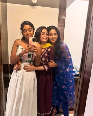 Lovelyn Chandrasekhar Instagram - The countdown is on, Niram Maarum Ulagil in two days! Here we come 🎬🫶🏼💫
