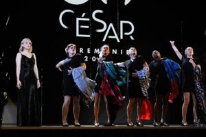 Ludivine Sagnier Instagram - @academiedescesar 
Plaisir de partager la scène avec @zitahanrot et les merveuses danseuses de @ka__leila ✨sous la direction joyeuse de @cedklap