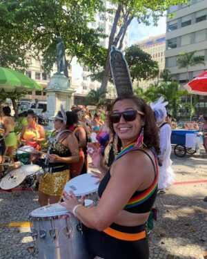 Luisa Clasen Instagram - Você viu o OSCARnaval? TOTALMENTE FERNANDA TORRES-ADO
Registrei algumas fantasias desse pré carnaval que homenageiam nossa deusa do cinema, quero ver a sua também! E domingo tem Oscar, é claro que estarei comentando lá no meu canal! Aguardo vocês pra esse momento histórico ✨✨
#oscarnaval #fernandatorres #carnaval #aindaestouaqui