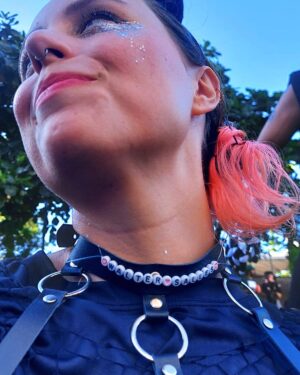 Luisa Clasen Instagram - Minha missão nesse carnaval foi registrar o evento histórico que foi OSCARNAVAL, com Brasil em evidência e nossa musa @oficialfernandatorres sendo inspiração pra todos nós. Levei a urna eletrônica no domingo, e todos os dias flagrei alguns looks, fantasias e estandartes temáticos. Se você achou algum amigo/a, marca aqui nos comentários!
Qual foi seu favorito?
#oscarnaval #aindaestouaqui #fernandatorres #fantasia #oscar #carnaval