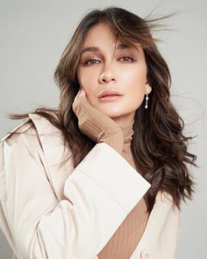 Luna Maya Instagram - My Valentine💖

#STARRING @lunamaya @bouttier_maxime

Photographer @winstongomez #winstongomez 
Mua @bubahalfian 
Stylist @carolinemeliala 
Hair @yezhadjohair 
Studio @11.11studiojakarta 
Outfit @coach @kanmogroup.fashion 
Cc @novarossa211 @denaaalrizky 

#LunaMaya #MaximeBouttier