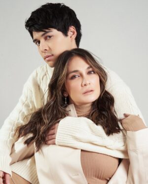 Luna Maya Instagram - My Valentine💖

#STARRING @lunamaya @bouttier_maxime

Photographer @winstongomez #winstongomez 
Mua @bubahalfian 
Stylist @carolinemeliala 
Hair @yezhadjohair 
Studio @11.11studiojakarta 
Outfit @coach @kanmogroup.fashion 
Cc @novarossa211 @denaaalrizky 

#LunaMaya #MaximeBouttier