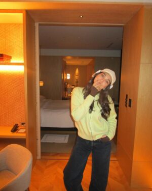 Luna Maya Instagram - Embracing the warmth of December in pure luxury at The Ritz-Carlton Fukuoka. A perfect blend of relaxation, impeccable service, and breathtaking views—winter never felt this cozy. #RitzCarltonFukuoka #LuxuryGetaway #DecemberVibes 🎄🎄