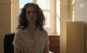 Lydia Maria Makrides Instagram - heute 20:15 im Ersten 
und auch jetzt schon in der @ardmediathek zu finden :)

@ard_degeto 
relevant_film

ganz viel Liebe and das ganze Team!
Casting: @marionhaackcasting
Regie: Constanze Knoche
Prod.: Heike Wiehle-Timm
Kamera: Andreas Bergmann
Buch: Christoph Busche
Musik: Marco Dreckkötter
Ton: Felix Siewert
Make Up: Pia Karlotta Paprzik & Katharina Heep
Kostüm: Astrid Mölner
Set Design: Konstantinos Papageorgiou
Schnitt: Kai Minierski
Redaktion: Diane Wurzschmitt, Christoph Pellander

& natürlich auch die wundervollen Menschen vor der Kamera
@naomikrauss_official
@sotirialoucopoulos 
@francis3000
@danilokam
@hannes_wegener_
@xtzatzaraki 
@nicolas_sidiropulos,
Oda Thormeyer, 
Thomas Sarbacher, 
Michael Sideris, 
Dorothea Voutsadopoulou, 
Harris Leontsinis, 
Fotis Lazarou, 
Arian Tsapari Rassi,
Vassilis Boutsikos, 
Sofia Kostara