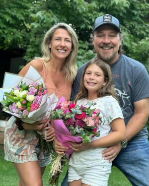 Macarena Tondreau Instagram - Ehhh!!! Nos llegaron flores!! Feliz día de los enamorados mi vida @alfalonxo y a mi hermosa familia!! @martisampieri.t @gianpierosampieri @v___t___m  Clementito, Celeste y @diegovalenzuela11 
Y a todos ustedes un abrazo giganteeeee!! 
#diadelamorylaamistad #diadelosenamorados #sanvalentin