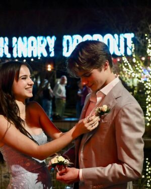 Madeleine McGraw Instagram - Winter formal 2025🩵

Thank you so much @chelseajaugustine for glamming me up!