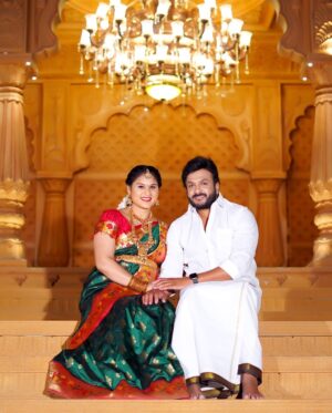 Madhu Reddy Instagram - Happy wedding anniversary my dear husband ❤️🤗🫶🏻🌹 @madithatikrishnakishore 

#instagram #insta #feed #marriage #anniversary #madhureddyofficial #anniversaire #celabration #happy #family #familylife #familytime #feel #music #viral #trendingnow #music #feed #reach #husbandandwife #husbandwife #husband #reach #post #newpost #postoftheday #viralpost #trendingsongs