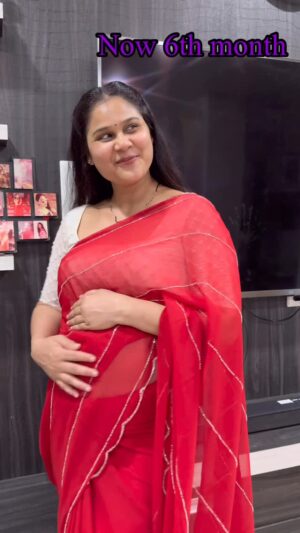 Madhu Reddy Instagram - My 6’months pregnancy 🤰 

#instagood #instagram #feed #madhureddy_official #viral #trend #trendingreels #trending #trendingnow #trendingsongs #music #pregnant #pregnancy #preggobelly #pregnantstyle #saree #sareelove #sareelover #sareecollection #sareestyle #happy #happylife #family #pregnancyjourney #feed #reach #reaching #viralreels #familyphotography #journal