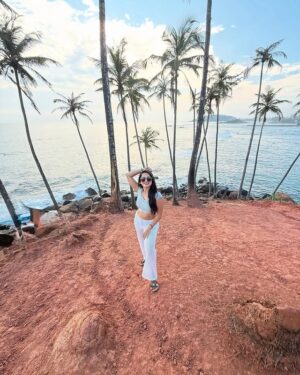 Madhumitha H Instagram - From my Favourite folder ☀️🌊
Scroll roll

#srilanka  #coconutbeach #favfolder #justslaying
