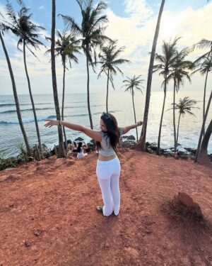 Madhumitha H Instagram - From my Favourite folder ☀️🌊
Scroll roll

#srilanka  #coconutbeach #favfolder #justslaying