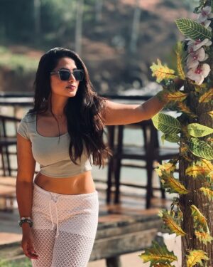 Madhumitha H Instagram - From my Favourite folder ☀️🌊
Scroll roll

#srilanka  #coconutbeach #favfolder #justslaying