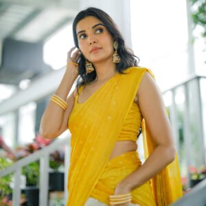 Madhuri Jain Instagram - Grateful is the word 🤍❤️

Need I say anything ? the picture says it all 🥺🤌🏻
Truly grateful for this one 🙏

#Mentalமனதில்

@selvaraghavan @gvprakash @gdinesh111 @21_arun @vijaimuruganrk @parallelunipic @shalinii_sakthivel @vishnu_vishwanat @sapna_kalra