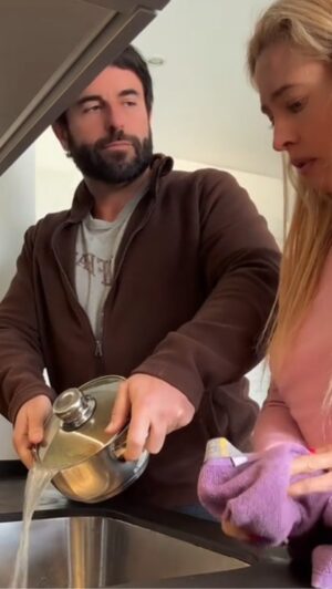 Mafalda Teixeira Instagram - Eles têm a mania, não têm? 🤣🤣🤣

#casal #comedia #cozinha #kapinha #massa #panela #couple #engraçado #couple #comedy #kitchen #funny