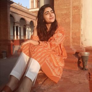 Maha Hasan Instagram - What will I be doing in 2021?
[swipe ➡️]
.
.
Yep. Will be looking away from all the problems.

PC: @basically_maryam