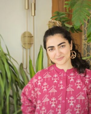 Maha Hasan Instagram - A little late because I didn’t want to say farewell so soon🥺🥺. 

However, goodbyes are inevitable hence I gotta do what I gotta do. 🥺

Sultanat has given me a lot of firsts of my life. My first lead role in a drama, first of Noor Apa’s script, first time shooting in Islamabad (the city where I stayed for four years during university), to name a few. 💖

Like any journey, it had its highs and lows. And like any journey, everything seems wonderful, and like destiny in the hindsight, it was all worth it in the end. 

I am overwhelmed by the love and recognition Sultanat and my character have received. 🥰

I am super grateful for everyone in the cast and crew for making it happen. 💛

And of course, special thanks to MD productions for giving me such a wonderful project as my first lead. 

A couple of BTS pictures for all of you missing Sultanat already 💓 

@binteshahid73
@maheshwaswani
@humtvpakistanofficial
@mdproductionsofficial 
@sabafaisal.official
@mohammedahmedsyed
@usmanjaved.21
@mahnoormalikofficiall
@namrashahidofficial
@tanyahussain9
@ahmedrandhaawa
#humayunashraf
@suky_nahkhan_official
@hussa1n1
@izzatzahid 
@sakinahawra
