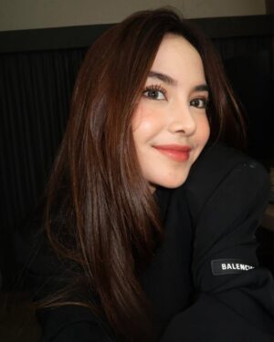 Mahalini Raharja Instagram - 🖤