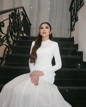 Mahalini Raharja Instagram - Kakak kakaknya selina kan? @rizkyfbian 😗

Onti @askyfebrianti maaci uda mau direpotin mepet mepet bikinin kita bertiga bajuww🫶🏻