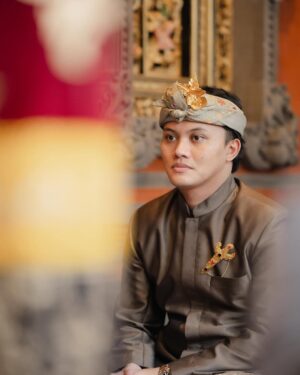 Mahalini Raharja Instagram - a day with gus iky<3

Photo & video @axioo
Attire @askyfebrianti
Headpiece  @arikcahyadewi @cahyadewibali