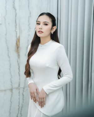 Mahalini Raharja Instagram - Kakak kakaknya selina kan? @rizkyfbian 😗

Onti @askyfebrianti maaci uda mau direpotin mepet mepet bikinin kita bertiga bajuww🫶🏻