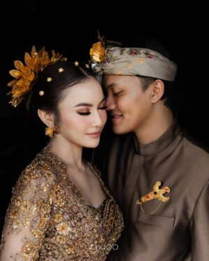 Mahalini Raharja Instagram - a day with gus iky<3

Photo & video @axioo
Attire @askyfebrianti
Headpiece  @arikcahyadewi @cahyadewibali