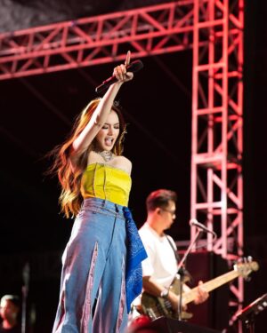Mahalini Raharja Instagram - Hi i’m back!🐥🩵
Ga bisa move on dari @socialchic.id kemarin! LUAR BIASA semuanya seru BANGET!, thank u sm 1000000x✨